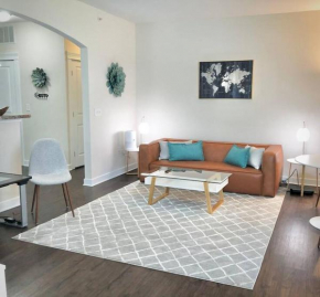 Relaxing, Entertainment Suite w/ Garage